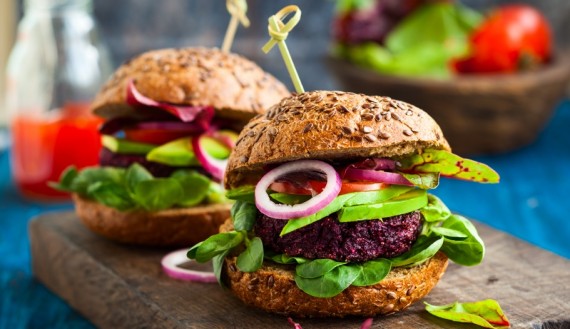 quinoa and beetroot burger